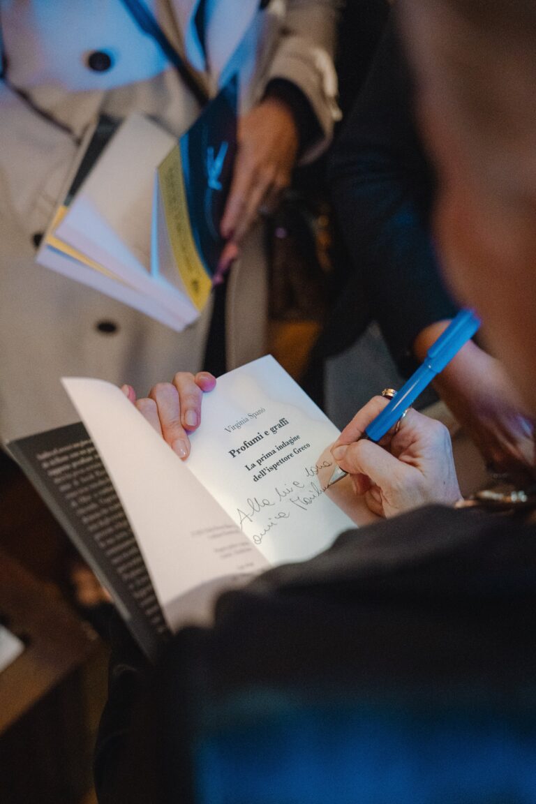 Profumi e graffi di Virginia Spanò